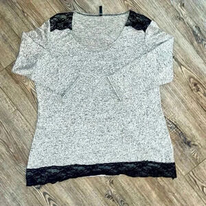 Vintage bleeker & mcdougal grey with black lace trim large top